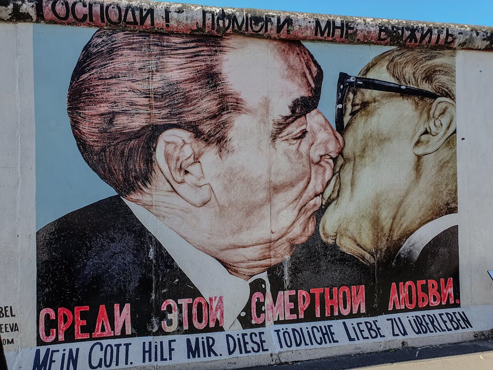 East Side Gallery Berlín: Guía Completa del Museo al Aire Libre Más Grande del Mundo
