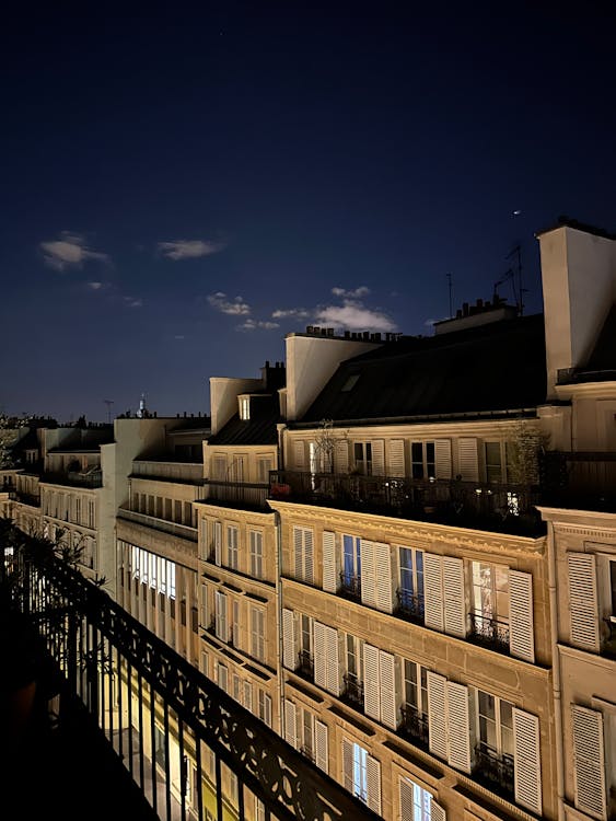 Bristol, Reino Unido: La Ciudad Natal de Banksy y Su Increíble Escena de Street Art