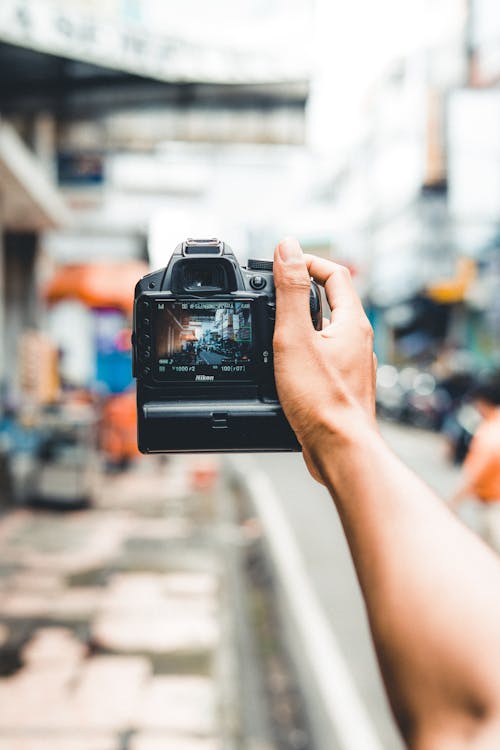 Street Art y Redes Sociales: Cómo Documentar y Compartir Tu Viaje de Arte Urbano