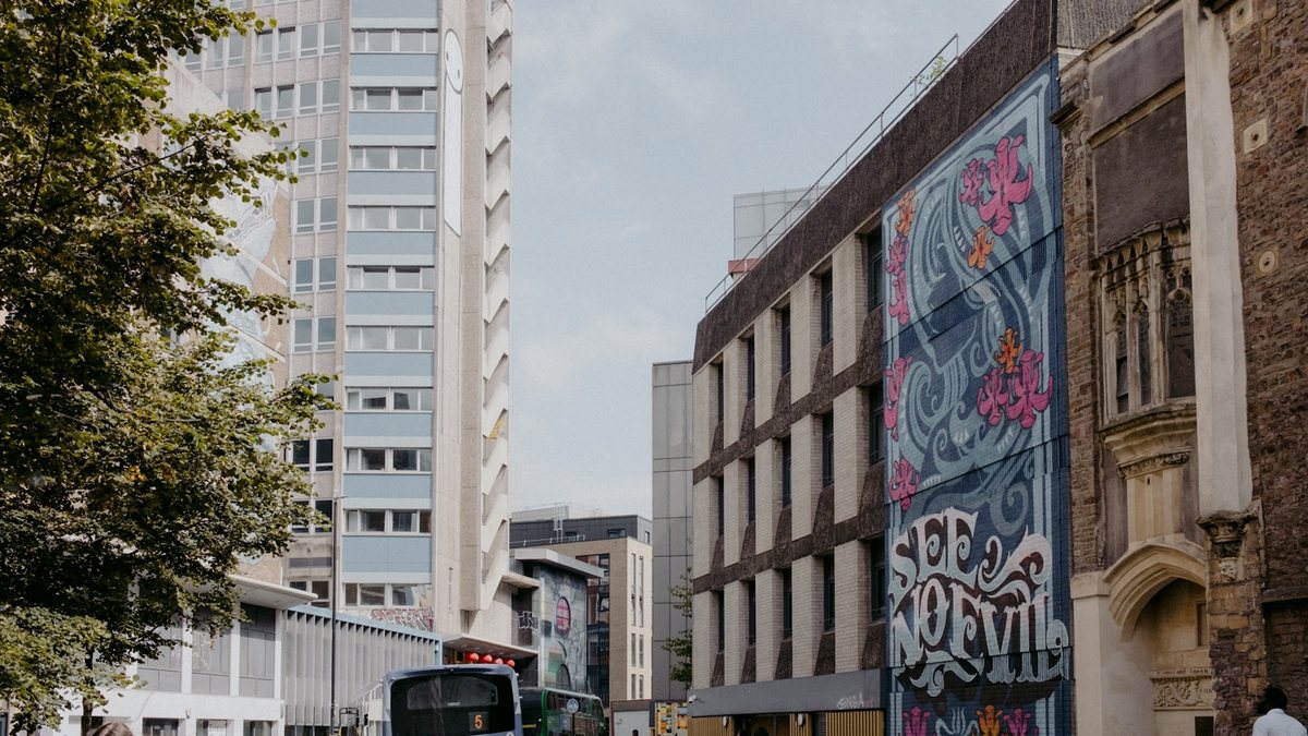Seguridad en los Barrios de Street Art: Guía Honesta de lo Que Esperar en Cada Ciudad