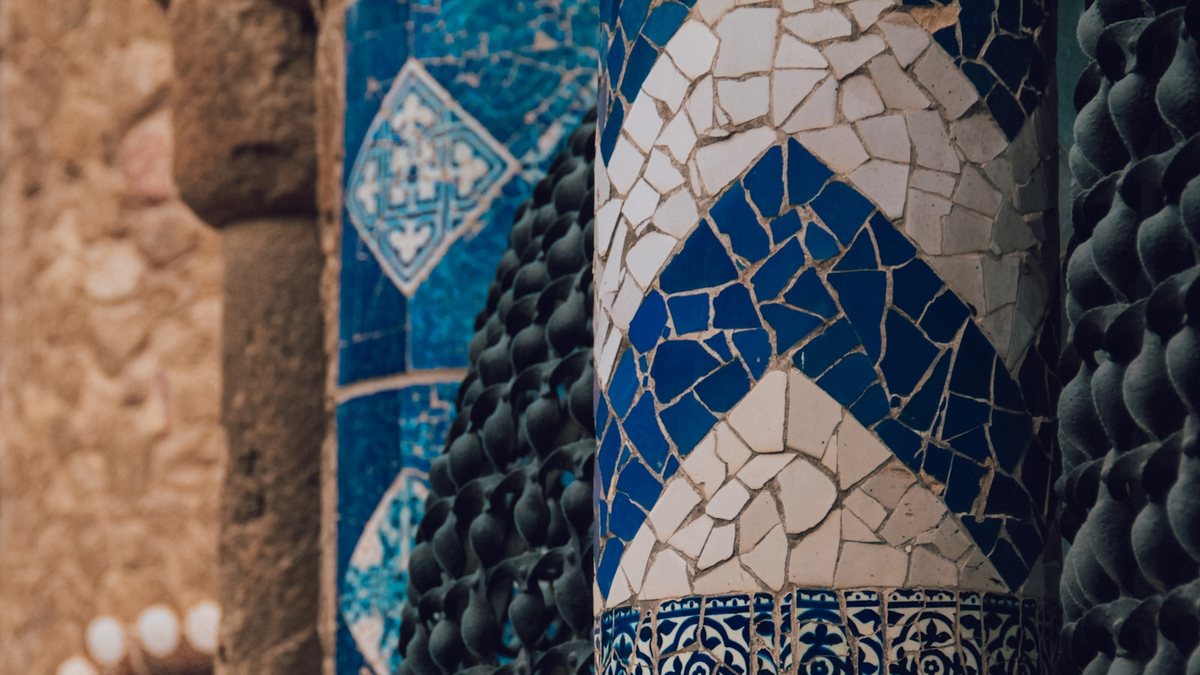 Street Art y Gaudí: Cómo Barcelona Mezcla Arte Clásico y Urbano Como Ninguna Otra Ciudad