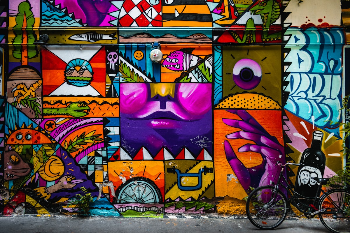 Kreuzberg Berlín: Donde el Street Art Habla del Muro Caído y la Identidad Multicultural