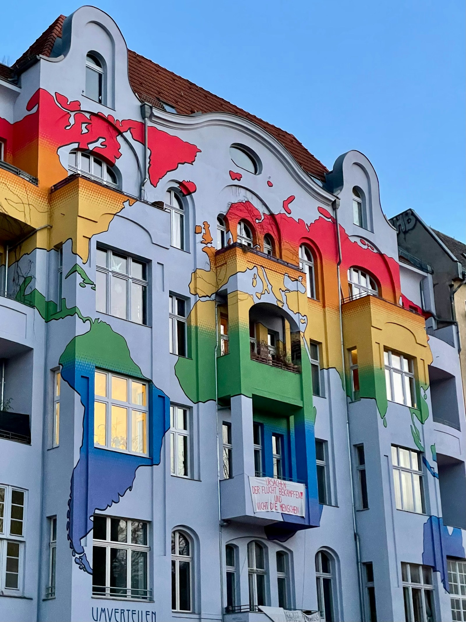 Las 14 Capitales Mundiales del Street Art en 2026: Murales Imprescindibles, Mejores Barrios y Experiencias Reales