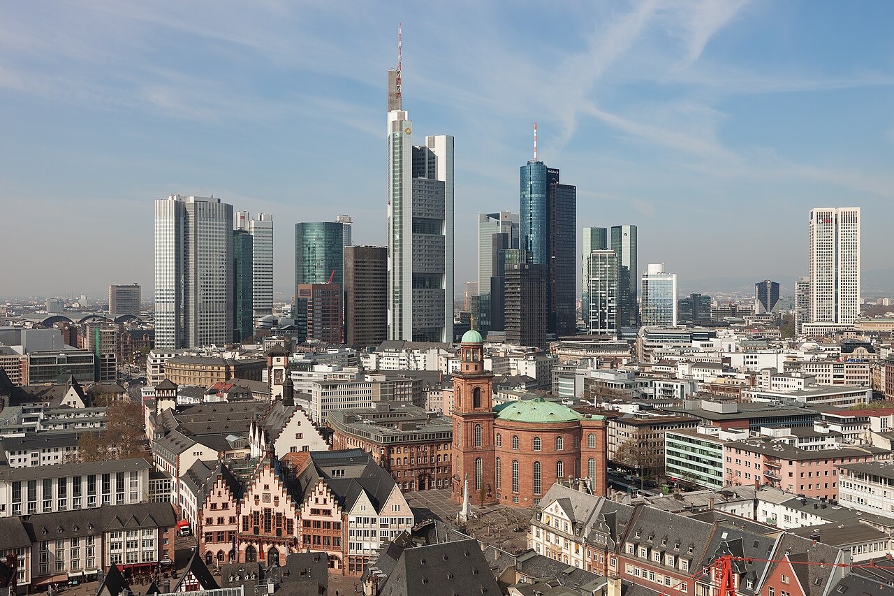 city skyline (foto: Thomas Wolf, www.foto-tw.de / CC BY-SA 3.0, Wikimedia Commons)