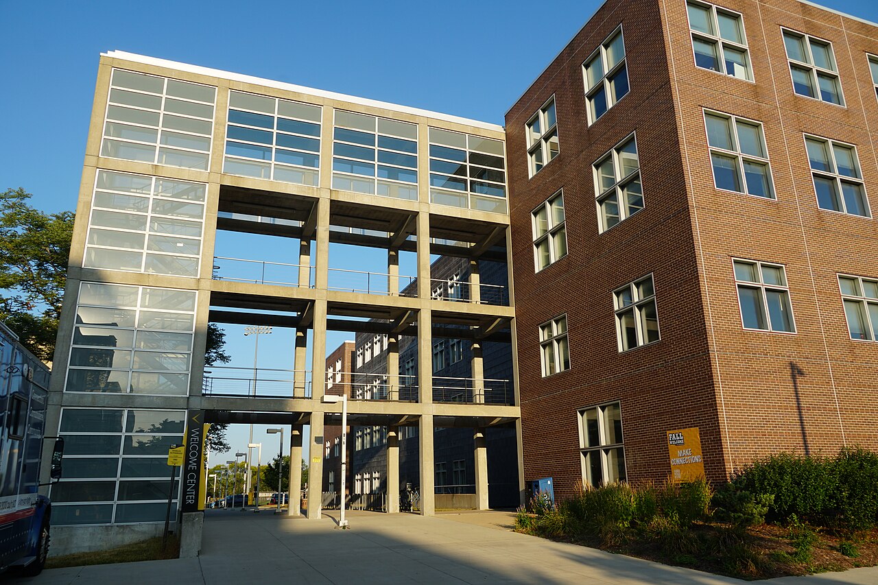 urban architecture (foto: Caelb375 / CC BY 4.0, Wikimedia Commons)