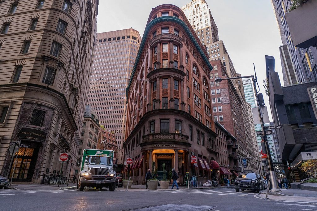 city street photography (foto: Anthony Quintano from Mount Laurel, United States / CC BY 2.0, Wikimedia Commons)