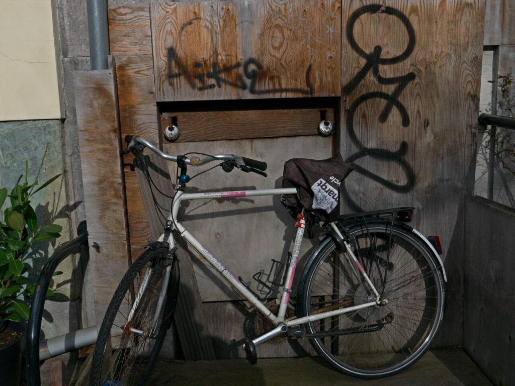 urban graffiti wall (foto: Fons Heijnsbroek / CC BY 4.0, Wikimedia Commons)