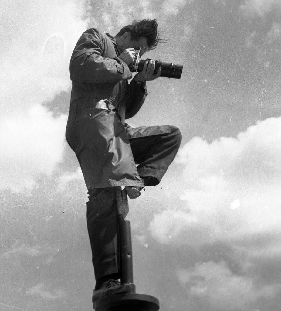 camera photography (foto: FOTO:Fortepan — ID 20837: Adományozó/Donor: Urbán Tamás. archive copy at the Wayback Machine / CC BY-SA 3.0, Wikimedia Commons)
